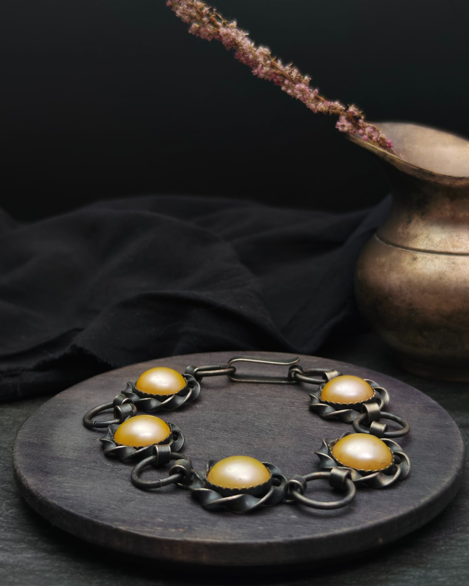 Vintage link bracelet with pearls