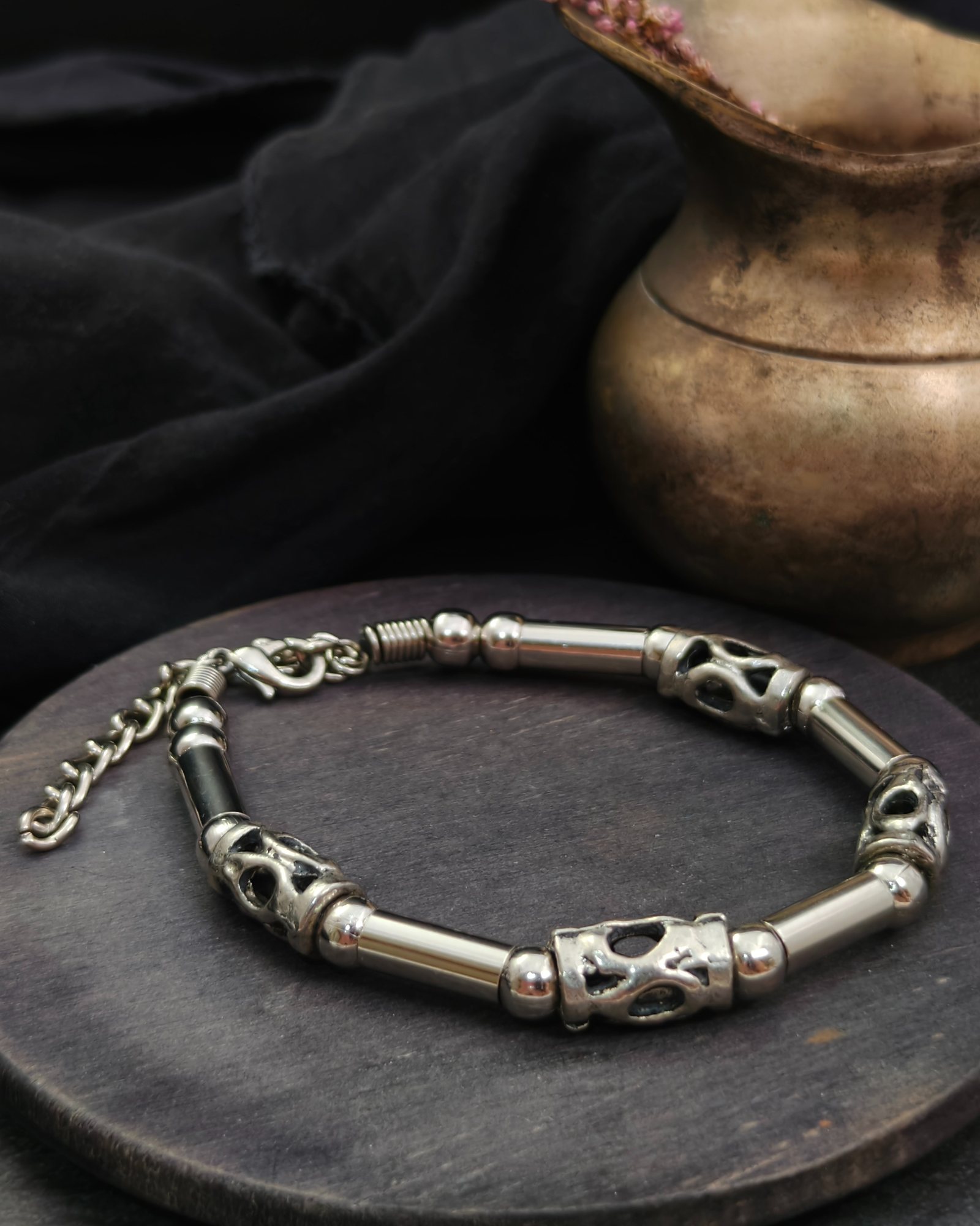 Modular link bracelet with openwork beads