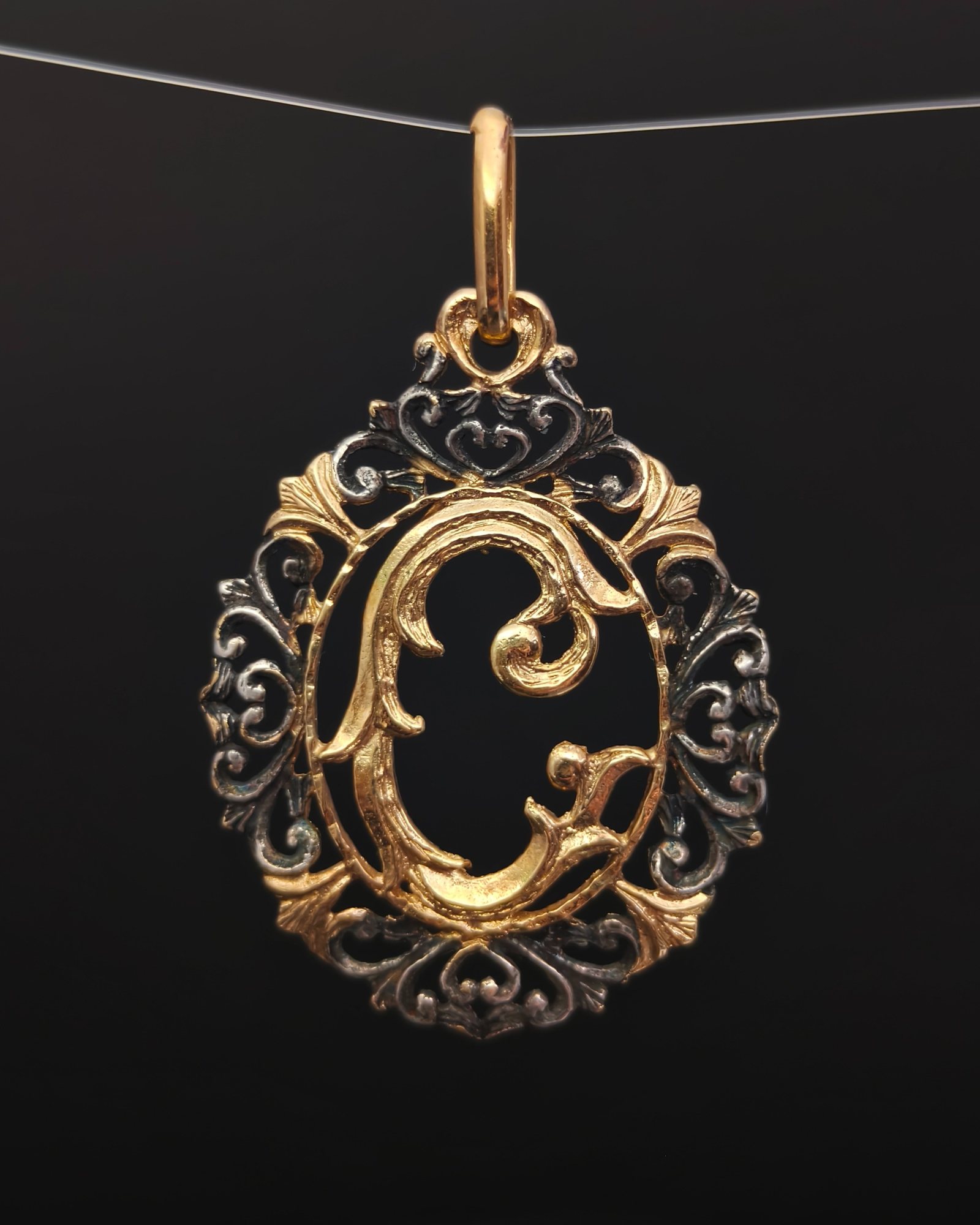 Bicolor vermeil filigree letter "C" pendant