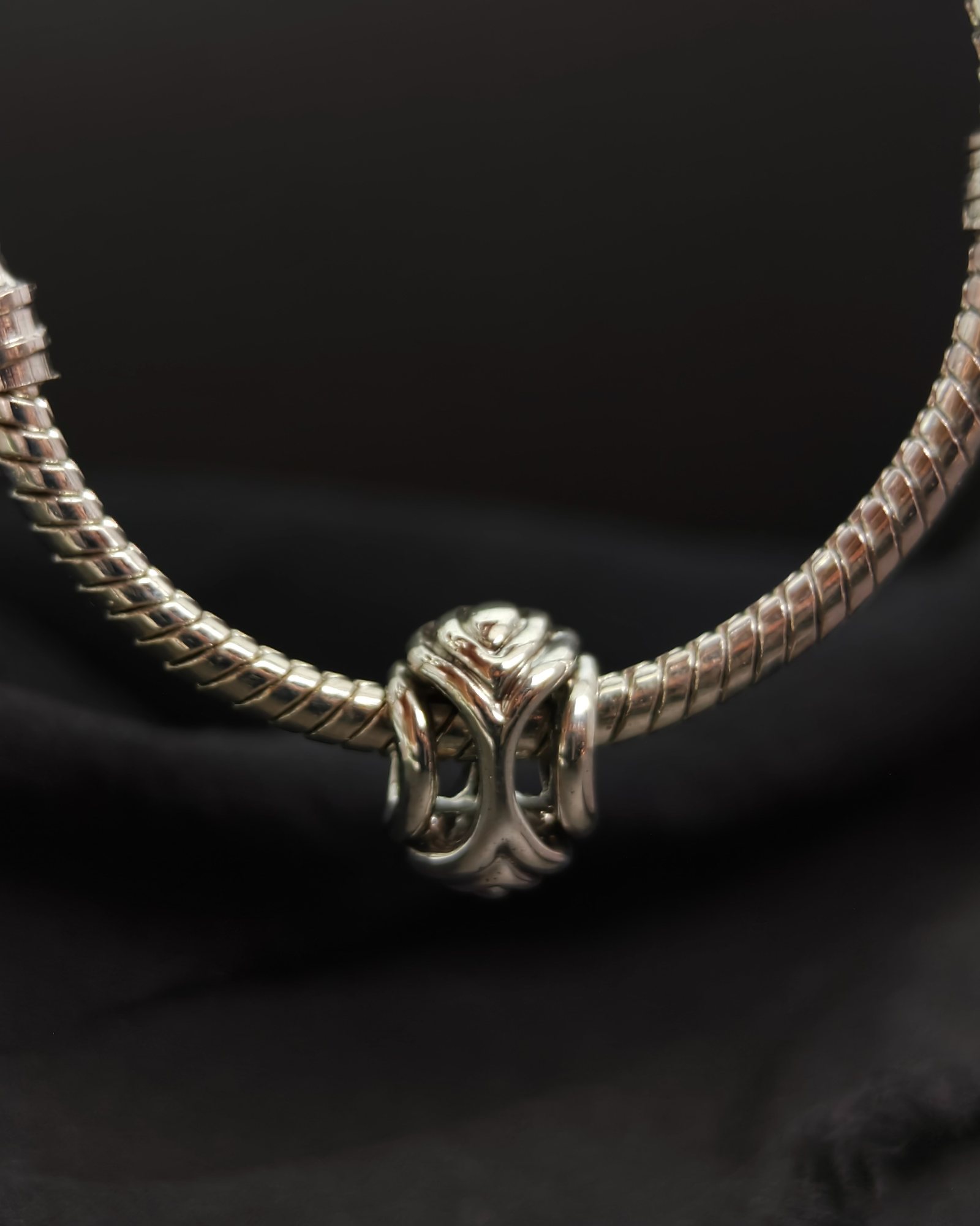 Zajira art noveau Charm
